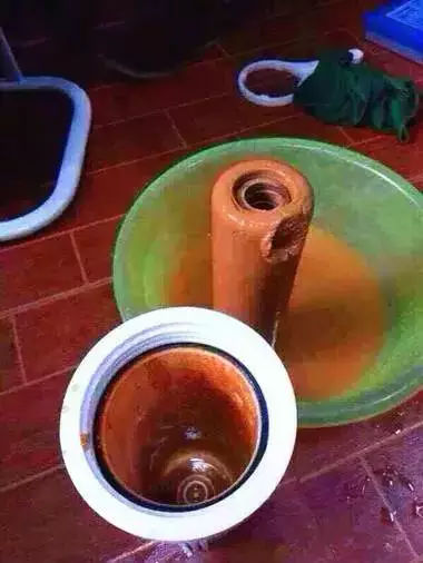 看看您家用的水管，是不銹鋼水管太貴，還是家人的健康不值得投資？